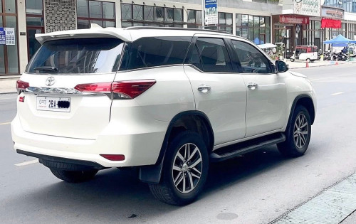 Toyota Fortuner 020 Full option