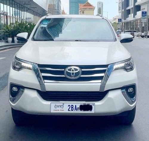 Toyota Fortuner 020 Full option