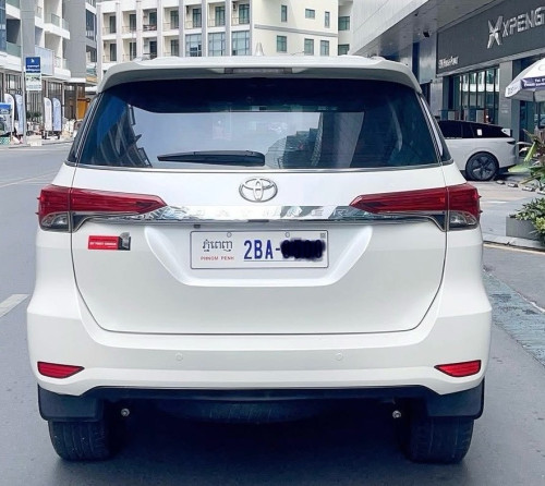 Toyota Fortuner 020 Full option
