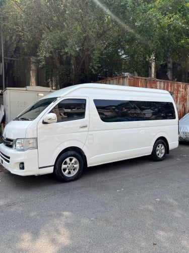 Toyota hiace 2012
