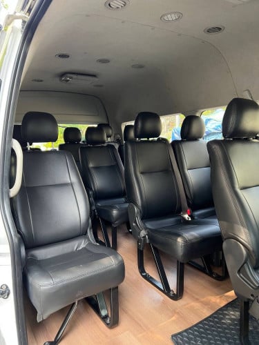 Toyota hiace 2012