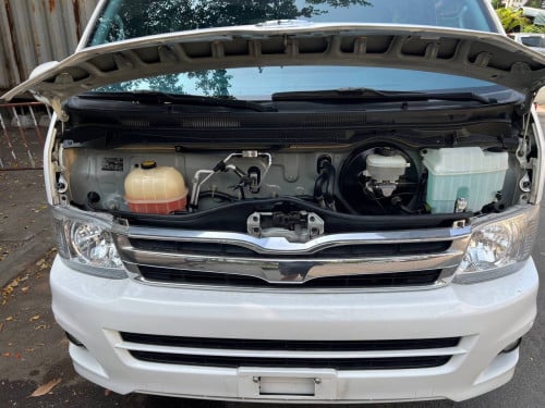Toyota hiace 2012