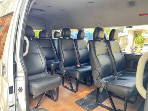 Toyota hiace 2012