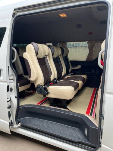 Toyota Hiace space Arap 2017 for sale