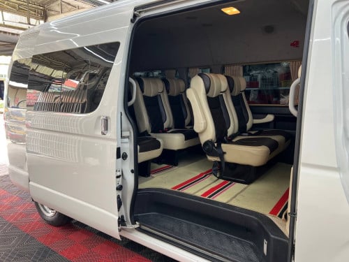 Toyota Hiace space Arap 2017 for sale