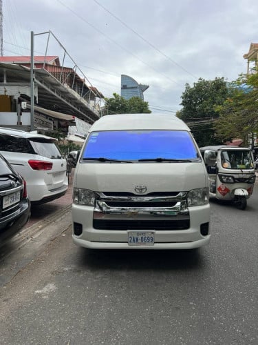 Toyota Hiace space Arap 2017 for sale