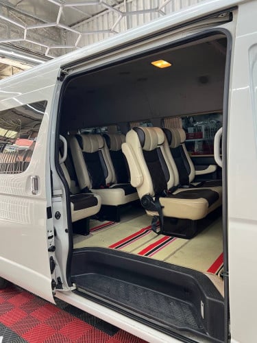 Toyota Hiace space Arap 2017 for sale
