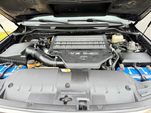 TOYOTA Land Cruiser VX V8 ម៉ាស៊ូត,Year:2010 ម្ចាស់ដើម