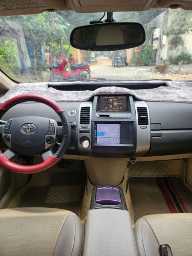 Toyota Prius 04.  ស្អាត