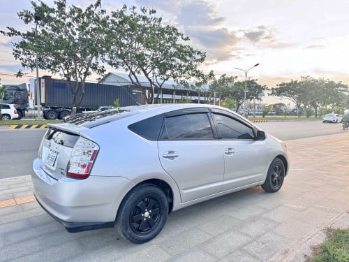 Toyota prius 2006Fulloption តំលៃ10800ចចារ