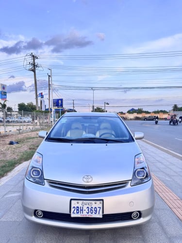Toyota prius 2006Fulloption តំលៃ10800ចចារ