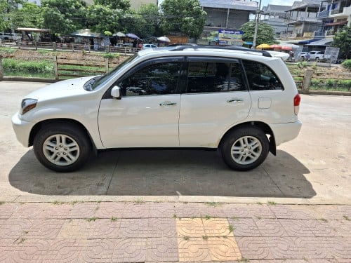 TOYOTA RAV4L 2001ប៉ុង1បើកដំបូល