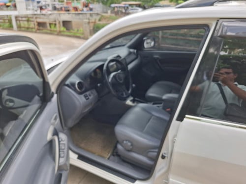 TOYOTA RAV4L 2001ប៉ុង1បើកដំបូល