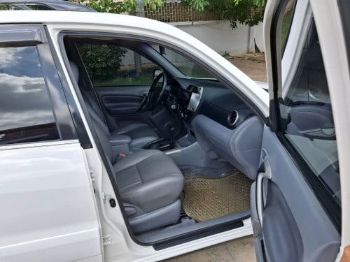 TOYOTA RAV4L 2001ប៉ុង1បើកដំបូល