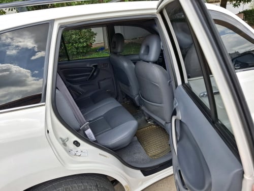 TOYOTA RAV4L 2001ប៉ុង1បើកដំបូល
