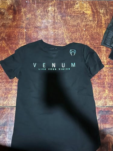 Venum t shirt
