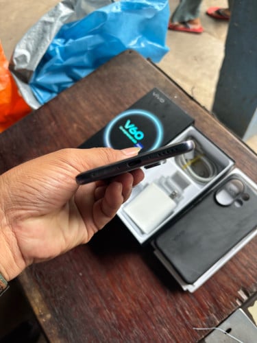 Vivo V60 5G full box