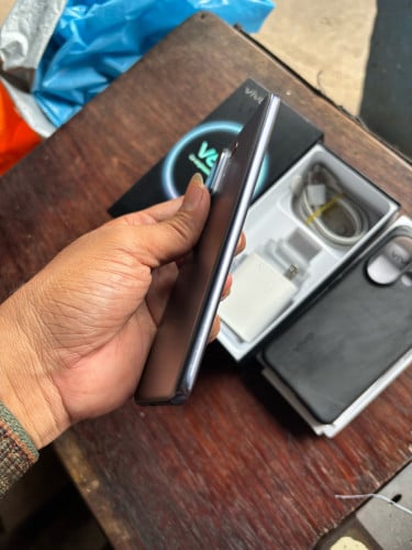 Vivo V60 5G full box