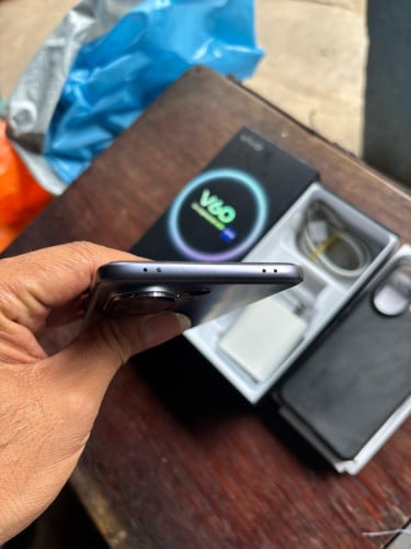 Vivo V60 5G full box
