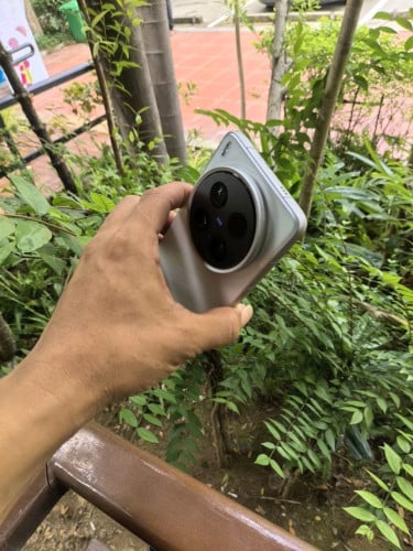 Vivo x200ulta លក់ឬវៃដូរសេរី ស្អាត99%