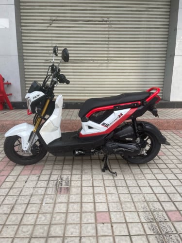 ZOOMER