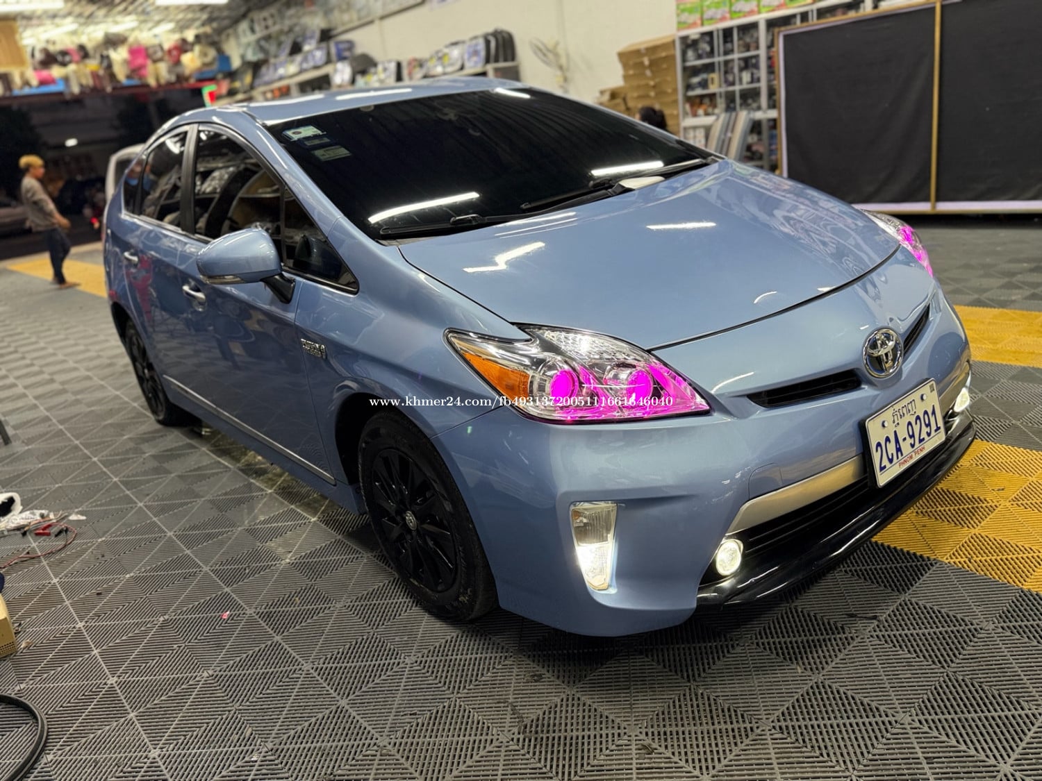 ✍️Prius plug in 2013 មានលុយចូលរួម4000/5000ដកឡានបាន រំលស់ផ្ទាល់✍️☎️ 0962217778/092696983