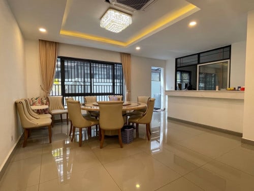 ផ្ទះវីឡាឃ្វីនកែងសម្រាប់លក់បន្ទាន់ក្នុងបុរីជីបម៉ុងលែនម៉ាកផ្លូវ៦០ម៉ែត្