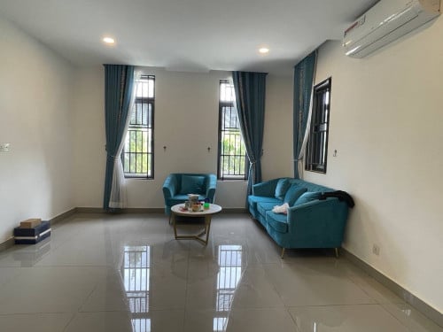 ផ្ទះវីឡាឃ្វីនកែងសម្រាប់លក់បន្ទាន់ក្នុងបុរីជីបម៉ុងលែនម៉ាកផ្លូវ៦០ម៉ែត្