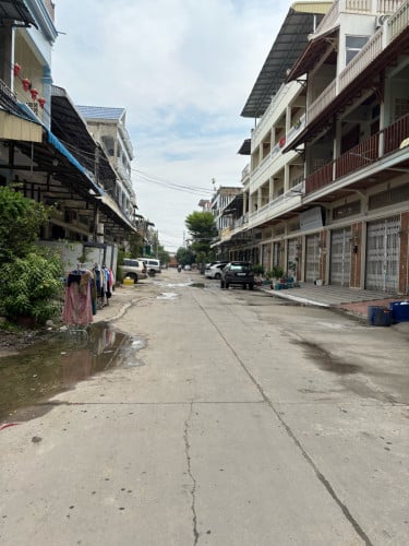 ផ្ទះលក់ជិតផ្សារចាក់អង្រែក្រោម