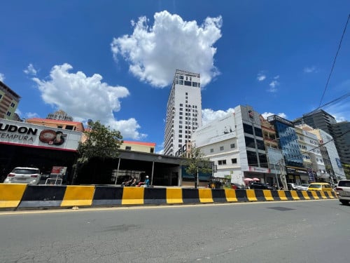 ឃ្លាំងកែងសំរាប់ជួលនៅទួលគោកផ្លូវធំ