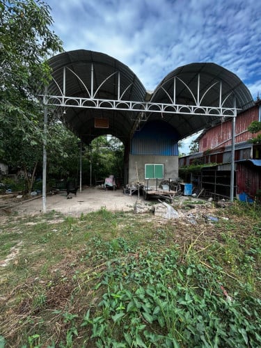 ដីផ្ទះលក់បន្ទាន់