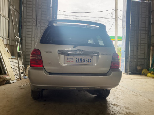ឡានស្អាតអត់បុកអត់ច្រេស03លីមីធីតប៉ុង១