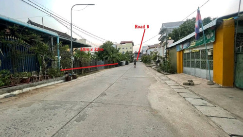 ក់ដីនិងផ្ទះទំហំ18m x32m ស្ថិតនៅកណ្តាលក្រុងស្ទឹងសែនក្បែនផ្លូវជាតិលេខ6