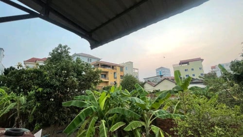 ក់ដីនិងផ្ទះទំហំ18m x32m ស្ថិតនៅកណ្តាលក្រុងស្ទឹងសែនក្បែនផ្លូវជាតិលេខ6