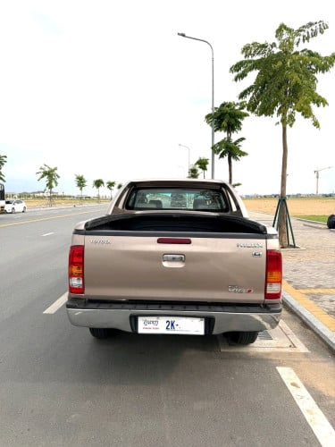 កំពូលរថយន្តដឹក 2008 Toyota Hilux Vigo 4WD Automatic ម៉ាសូត ឆ្វេង​ស៊ីន