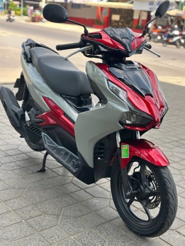 ឆ្នាំ 2023 ស្មាយឃី លក់ 1390$