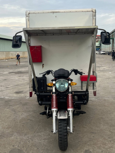 កង់បីកង់ឌុបខ្លុបធំខ្ពស់កំលាំង250ccនៅថ្មី