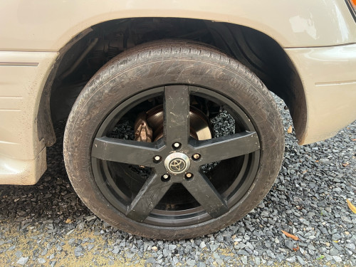 លក់ 275-45-R22 Continental ត្រូវ Lx470 Tundra