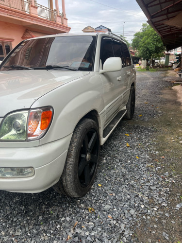 លក់ 275-45-R22 Continental ត្រូវ Lx470 Tundra