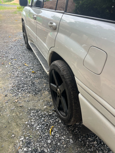 លក់ 275-45-R22 Continental ត្រូវ Lx470 Tundra
