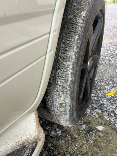លក់ 275-45-R22 Continental ត្រូវ Lx470 Tundra