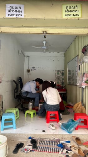 តូបផ្សារថ្នល់ទទឹងលក់28000$