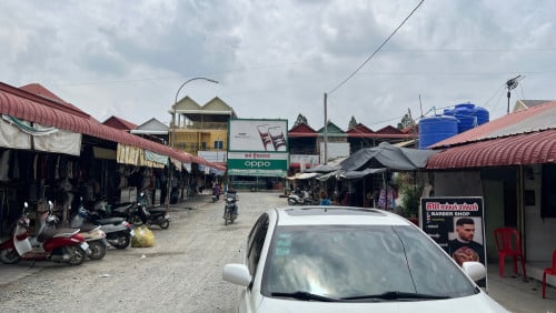 តូបផ្សារថ្នល់ទទឹងលក់28000$