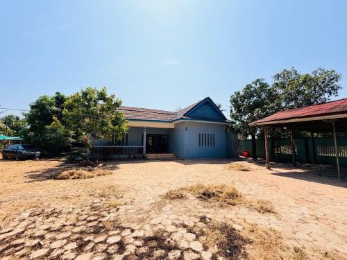 សៀមរាប​ ជិតផ្សារជ្រាវ​ -បន្ទប់គេង​ 3 សម្ភារៈ​ពេញ