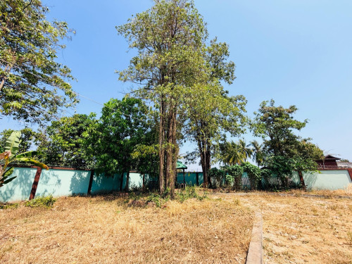 សៀមរាប​ ជិតផ្សារជ្រាវ​ -បន្ទប់គេង​ 3 សម្ភារៈ​ពេញ