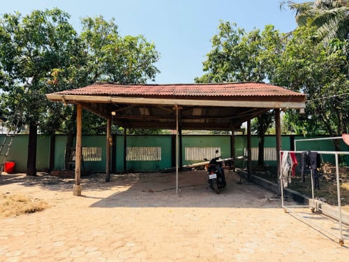 សៀមរាប​ ជិតផ្សារជ្រាវ​ -បន្ទប់គេង​ 3 សម្ភារៈ​ពេញ