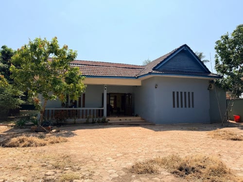 សៀមរាប​ ជិតផ្សារជ្រាវ​ -បន្ទប់គេង​ 3 សម្ភារៈ​ពេញ