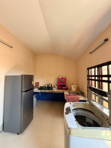 សៀមរាប​ ជិតផ្សារជ្រាវ​ -បន្ទប់គេង​ 3 សម្ភារៈ​ពេញ