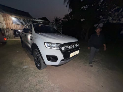 ឡានលក់ តំលៃ 32500$ ចរចារ