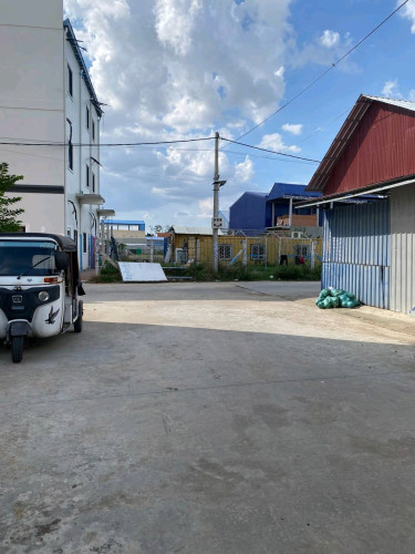 ផ្ទះលក់បន្ទាន់នៅកំបូល 35000$ដី 4.30ម×20ម ផ្ទះ4.30ម×15ម